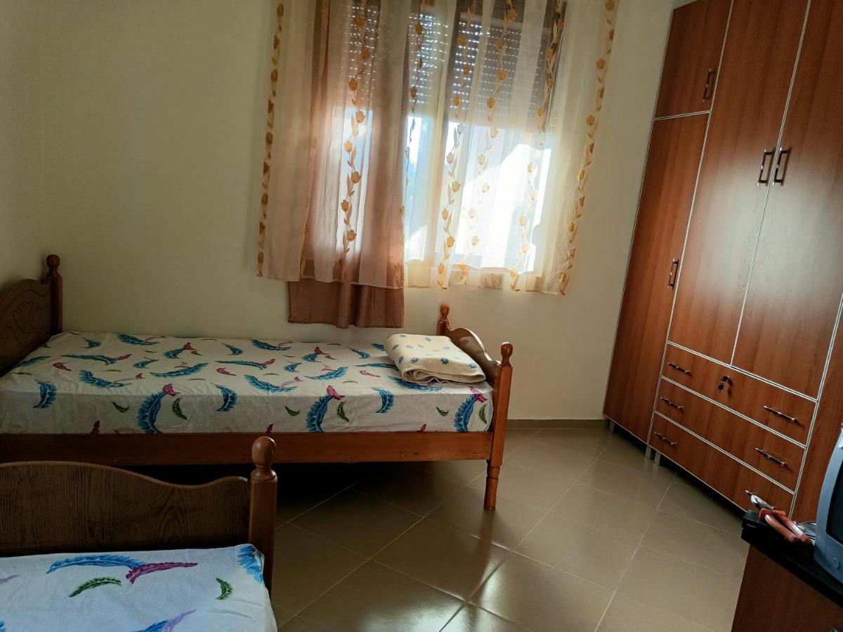 Guest House Fetie Berat Bagian luar foto